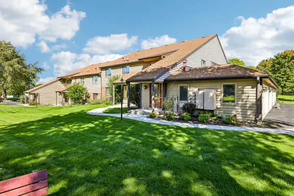 3725 W Loomis Rd, Greenfield, WI 53221