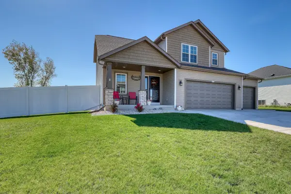 1421 Beacon Dr, Watertown, WI 53098
