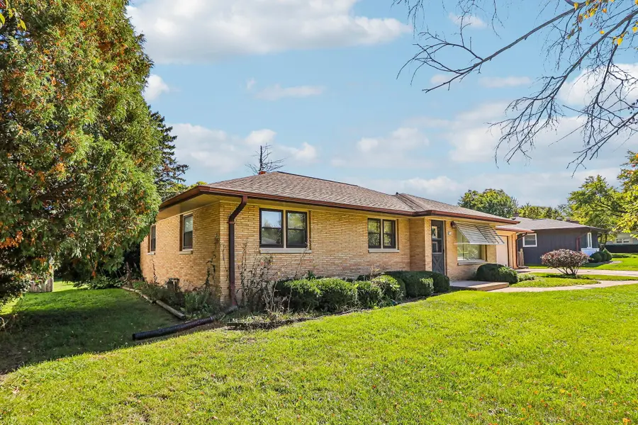 8516 N 54th St, Brown Deer, WI 53223 - #3