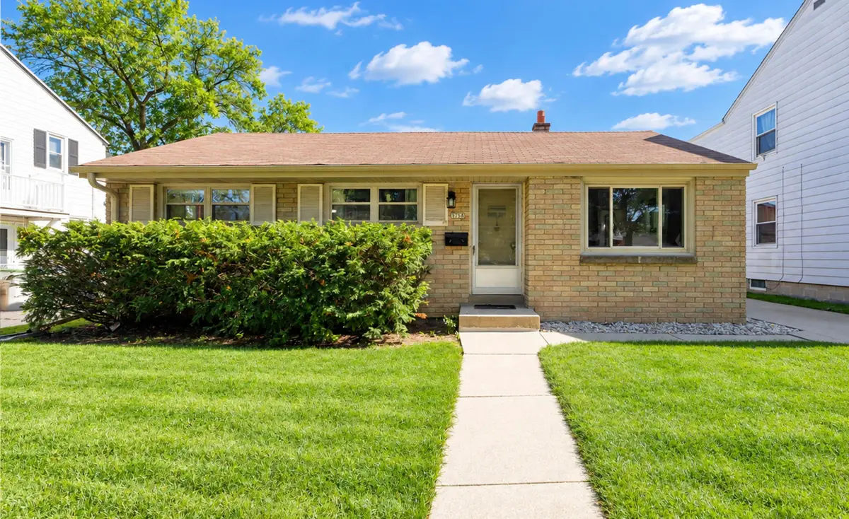3758 N 97th St, Milwaukee, WI 53222 - #1