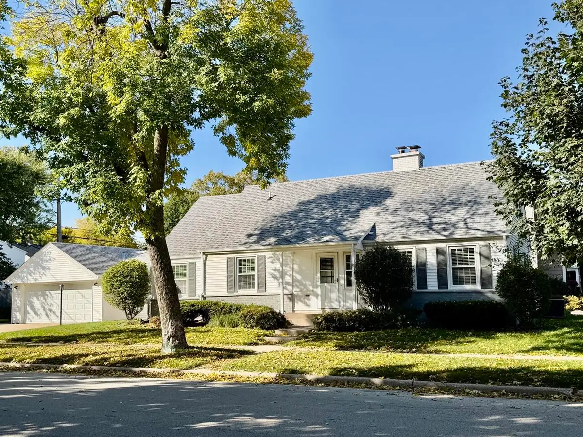 170 E Birch Ave, Whitefish Bay, WI 53217 - #1