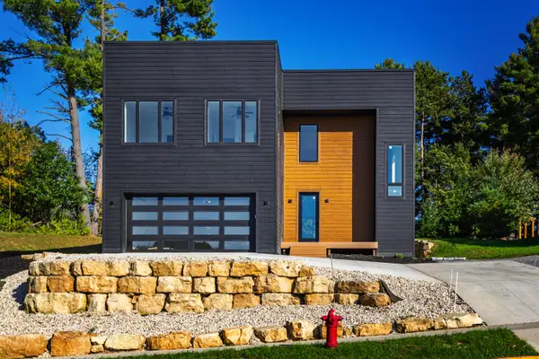 853 Wagon Dr, West Salem, WI 54669