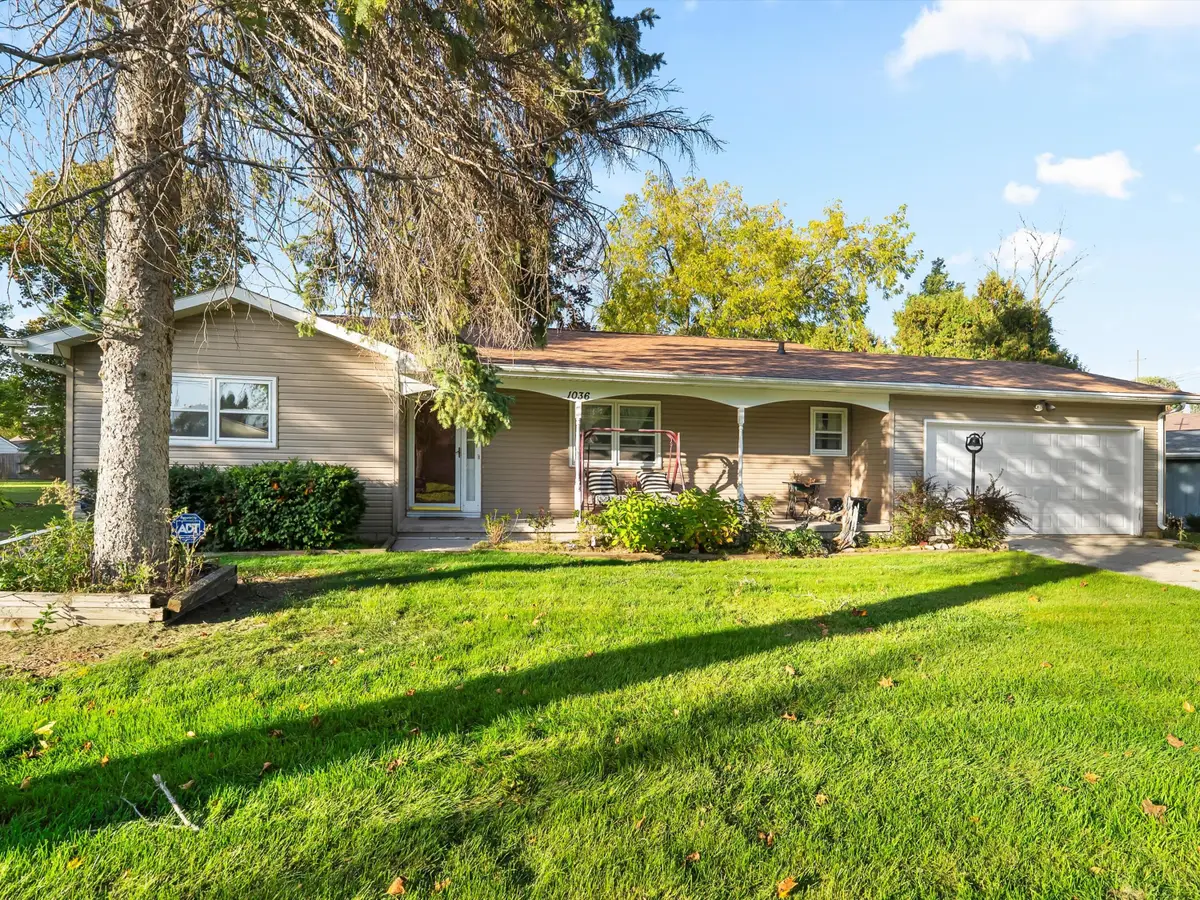 1036 Glenview Dr, Manitowoc, WI 54220 - #1