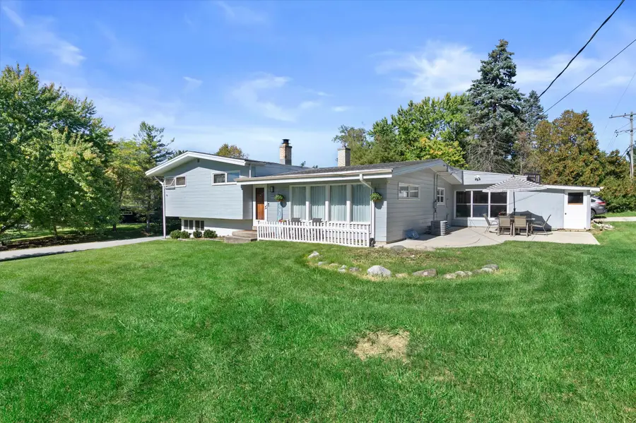 14430 Hyland Dr, Brookfield, WI 53005 - #2