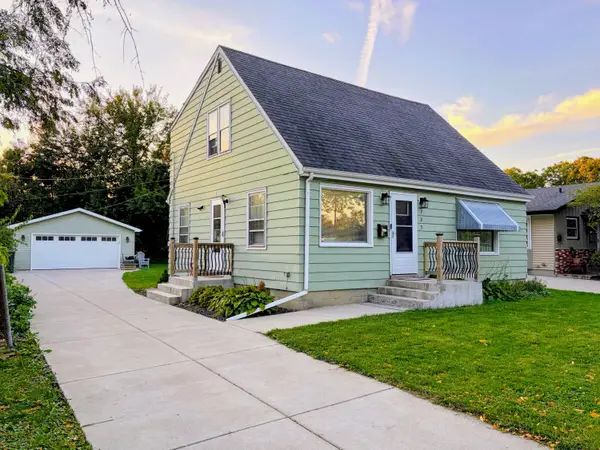 725 S 119th St, West Allis, WI 53214