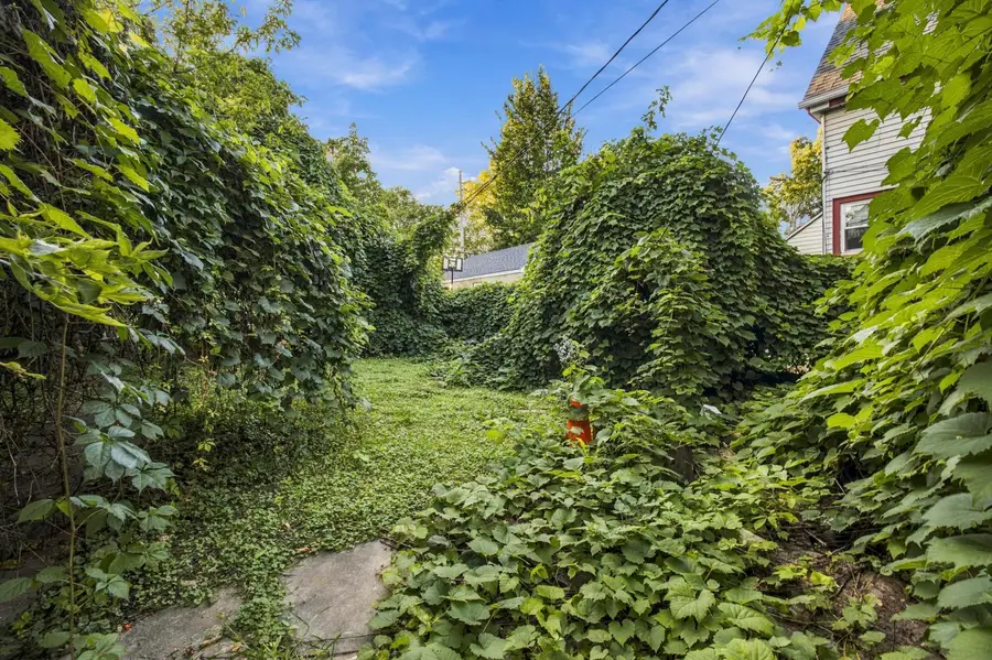 3521 N 8th St, Milwaukee, WI 53206 - #3