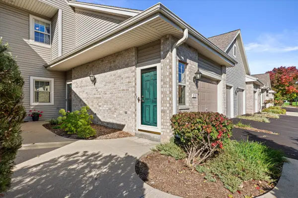 18725 Emerald Cir, Brookfield, WI 53045