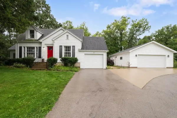 4821 W Elmdale Rd, Mequon, WI 53092