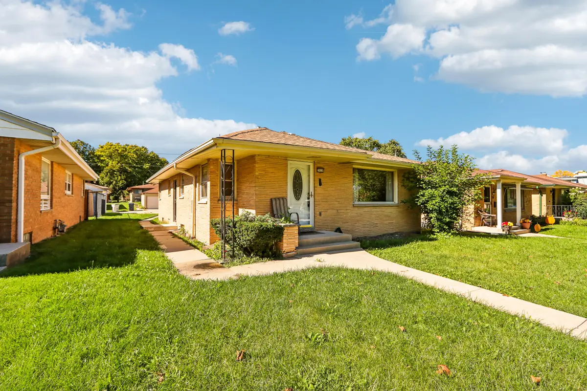 3929 N 62nd St, Milwaukee, WI 53216 - #1