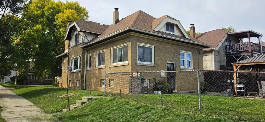 2402 N 48th St, Milwaukee, WI 53210 - #3