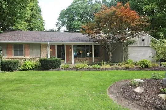 590 E Ravenswood Hills Cir, Brookfield, WI 53045 - #1