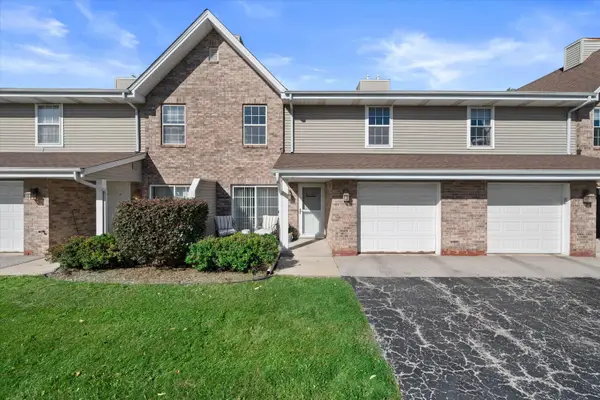 617 Westfield Way, Pewaukee, WI 53072
