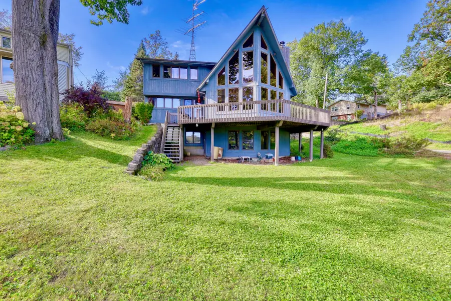 3364 Nagawicka Ave, Delafield, WI 53018 - #3