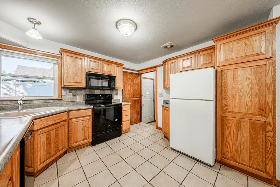 4214 W Portage St, Milwaukee, WI 53209 - #2