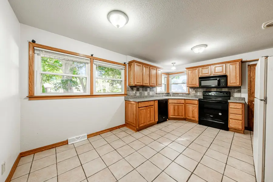 4214 W Portage St, Milwaukee, WI 53209 - #3