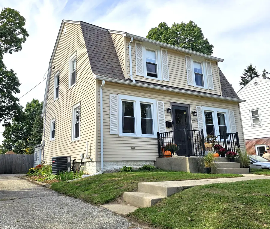 2357 S 80th St, West Allis, WI 53219 - #2