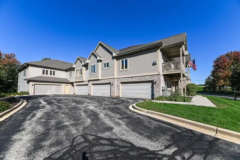 1610 Gabriel Dr, Waukesha, WI 53188 - #2