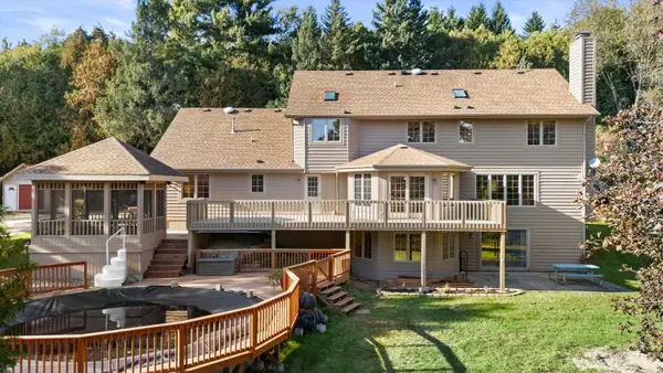 S57W29537 Saylesville Rd, Genesee, WI 53189