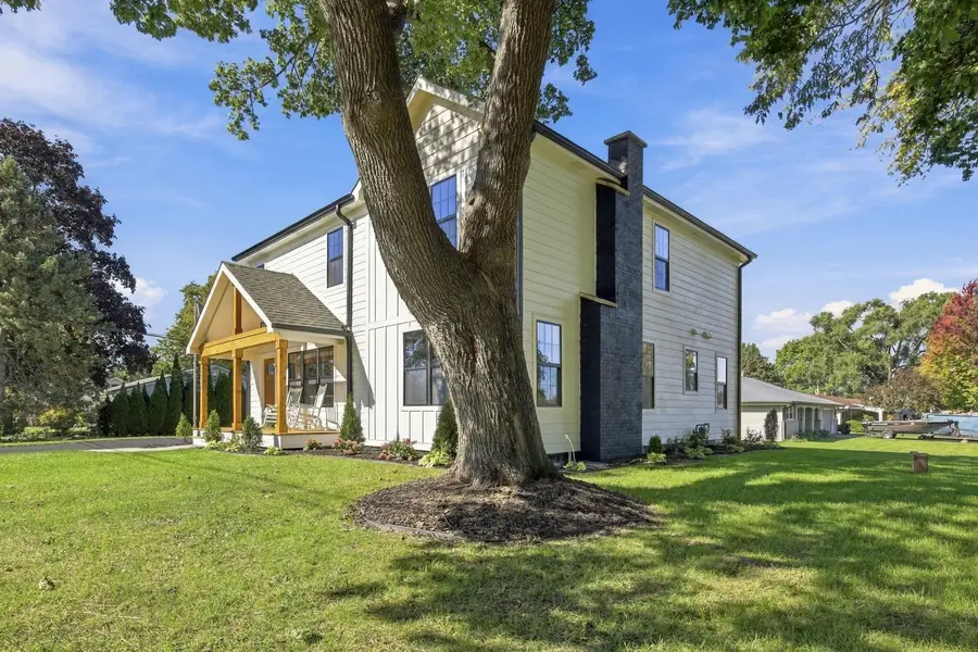 15330 Mt Vernon Ave, Brookfield, WI 53005 - #2