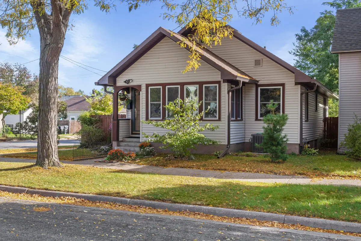 1932 Loomis St, La Crosse, WI 54603 - #1