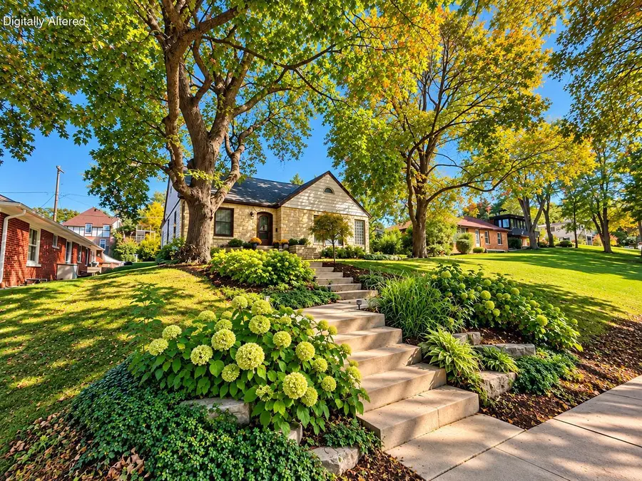 304 Oxford Rd, Waukesha, WI 53186 - #2