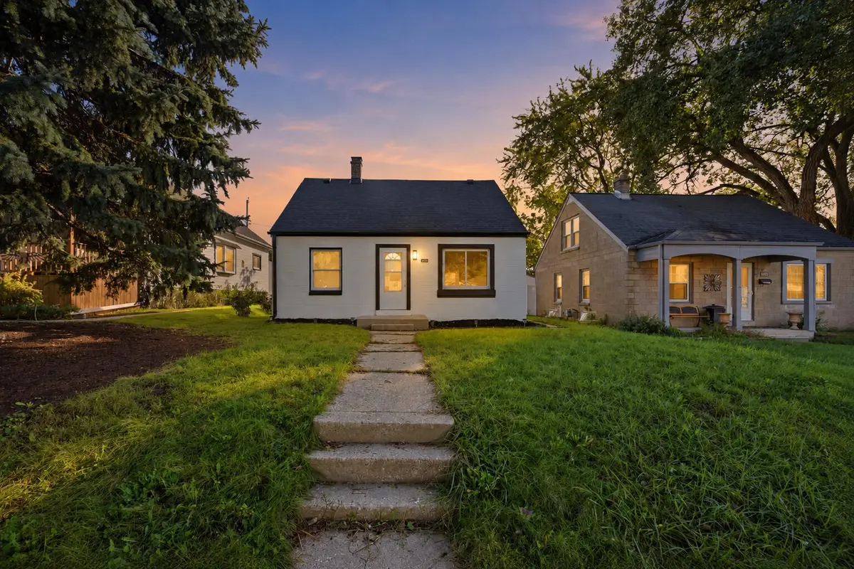 4170 S 5th Pl, Milwaukee, WI 53207 - #1