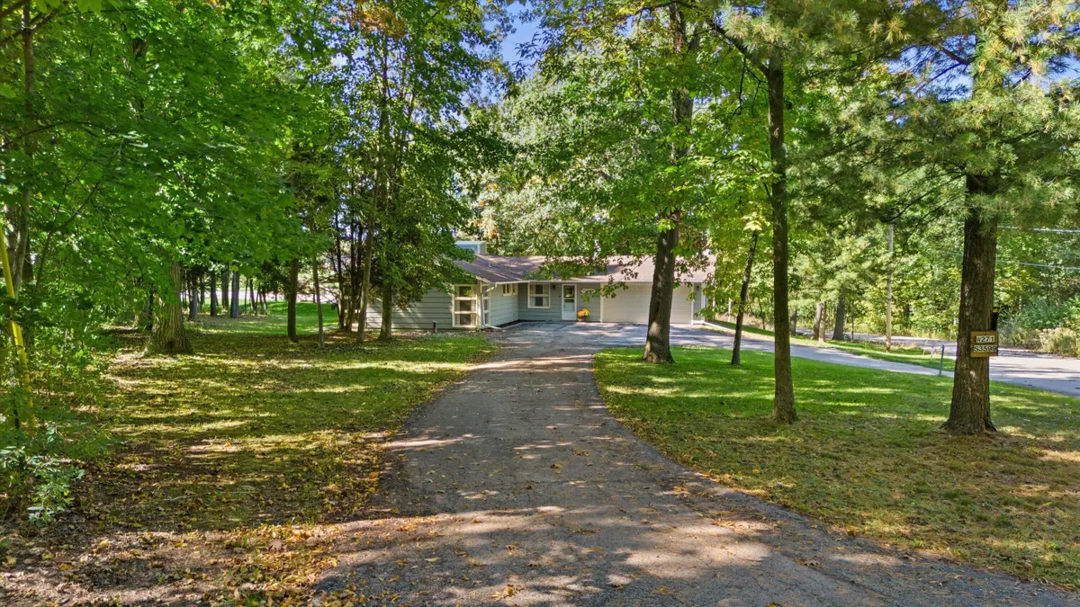 W271S3599 Oak Knoll Dr, Waukesha, WI 53189 - #1