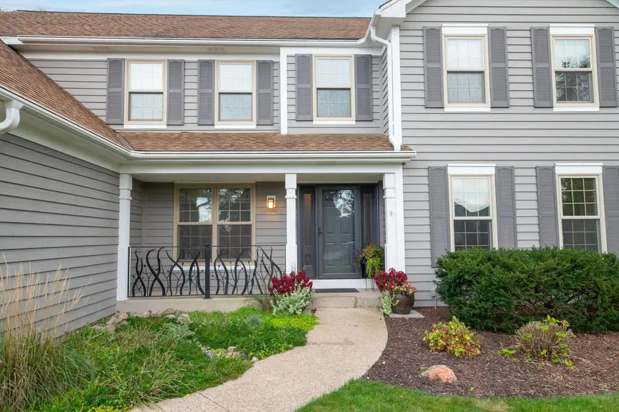 8646 S Parkland Ct, Franklin, WI 53132 - #2