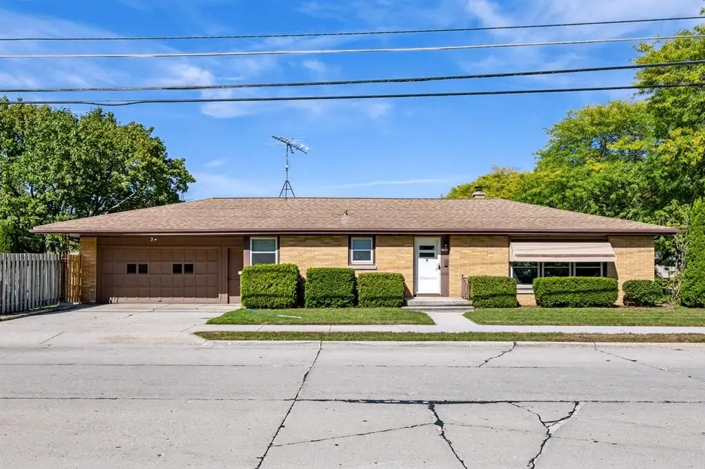 1706 Humboldt Ave, Sheboygan, WI 53081 - #1