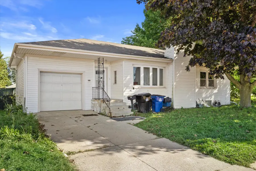 2063 Mount Pleasant St, Racine, WI 53404 - #2