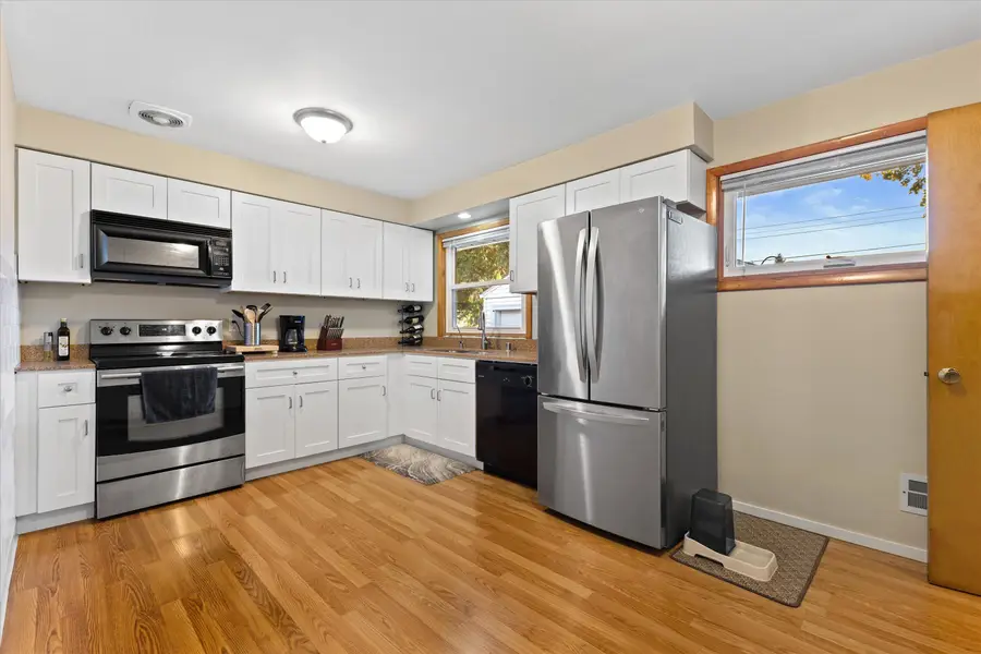 2709 Pinehurst Ave, Racine, WI 53403 - #2