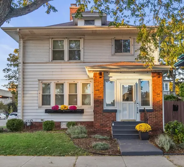 224 13 St, Racine, WI 53403