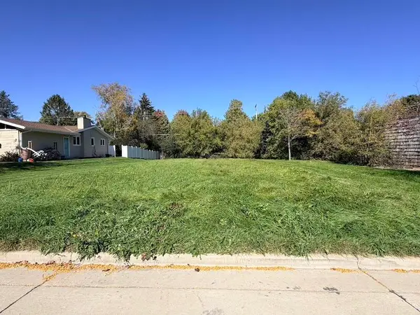 54 Steeplechase Dr, Racine, WI 53402