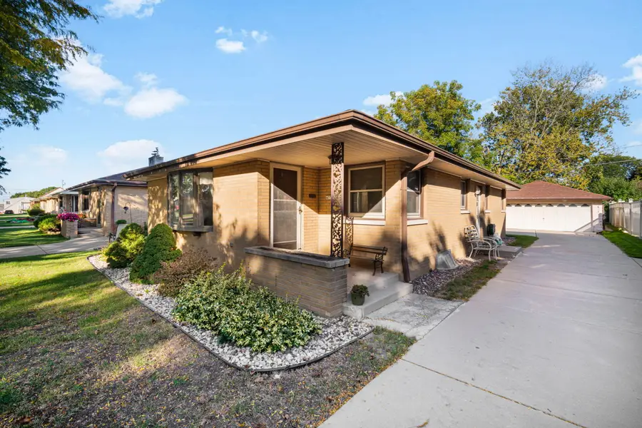 4758 S 22nd Street St S, Milwaukee, WI 53221 - #2