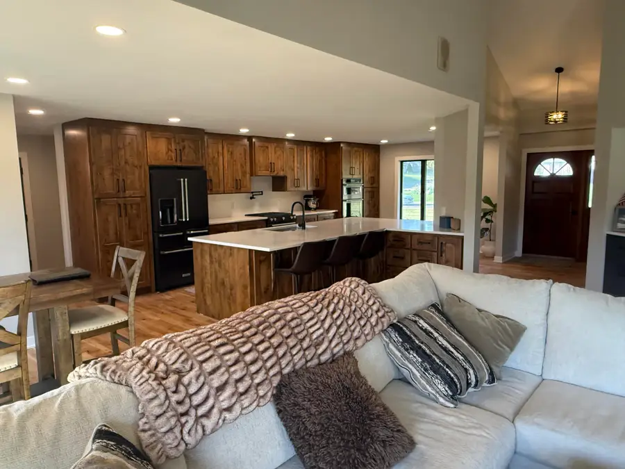 W256S4530 Shadow Ridge Dr, Waukesha, WI 53189 - #2