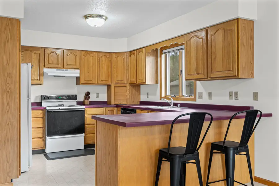 802 Laurel Pl E, Holmen, WI 54636 - #3