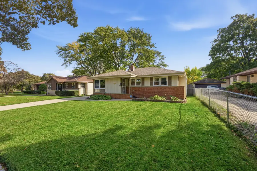 8725 W Palmetto Ave, Milwaukee, WI 53225 - #3