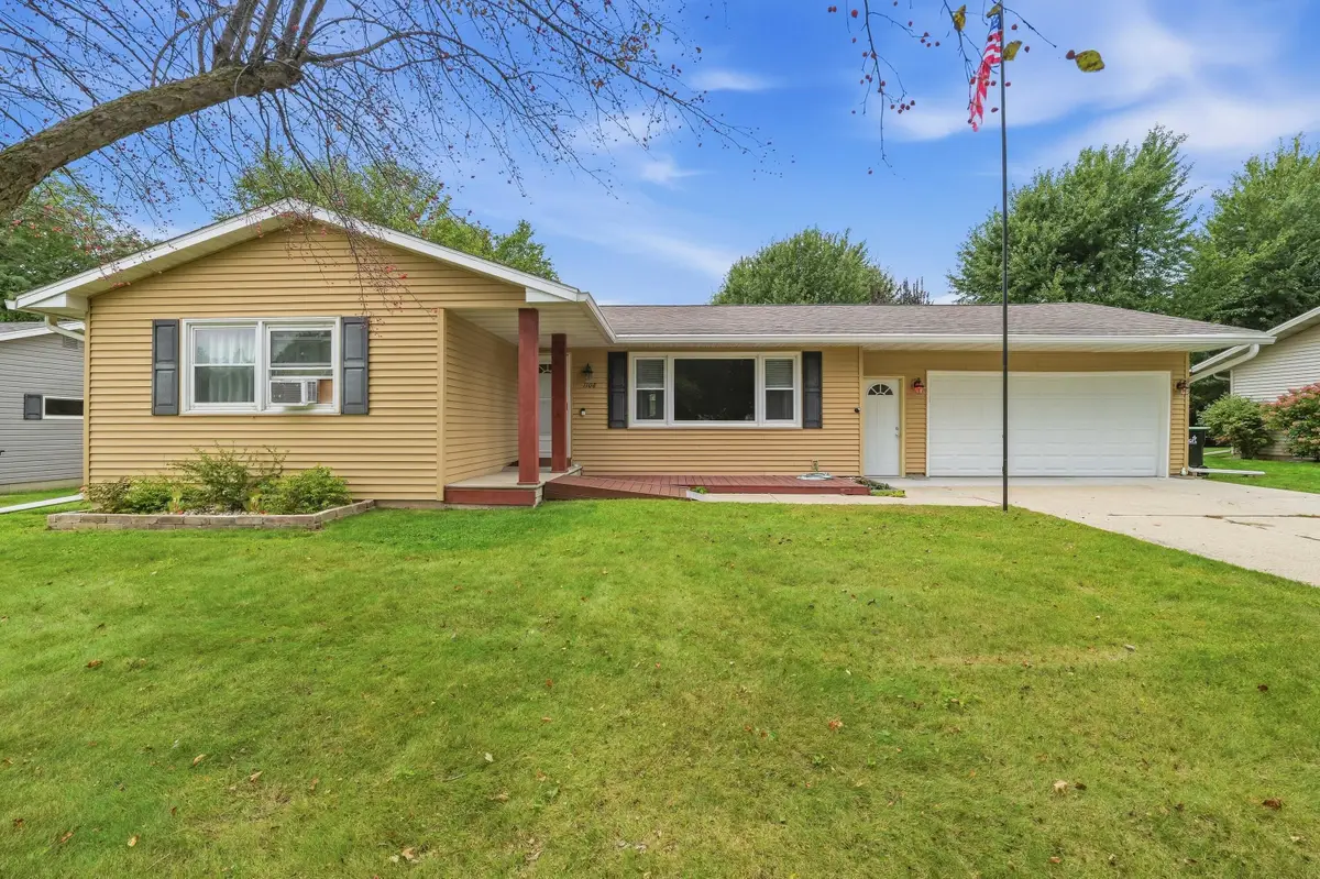 1108 Homestead Rd, Beaver Dam, WI 53916 - #1