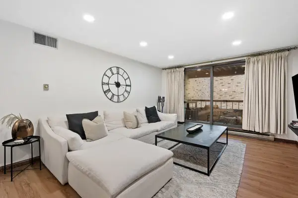 1818 E Shorewood Blvd, Shorewood, WI 53211