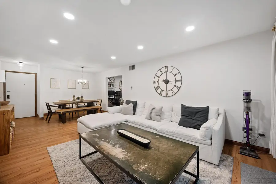 1818 E Shorewood Blvd, Shorewood, WI 53211 - #2