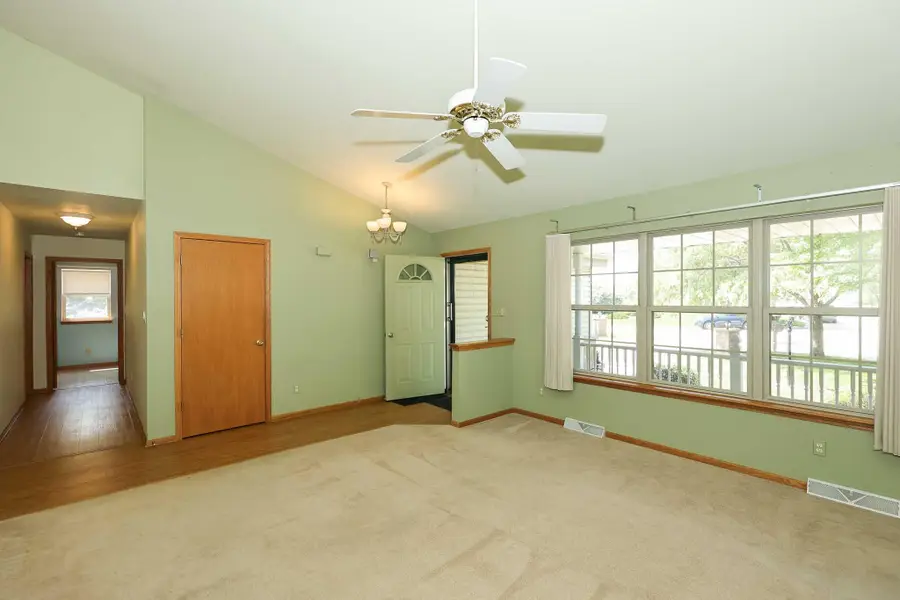 6652 S Scenic Ct, Franklin, WI 53132 - #2