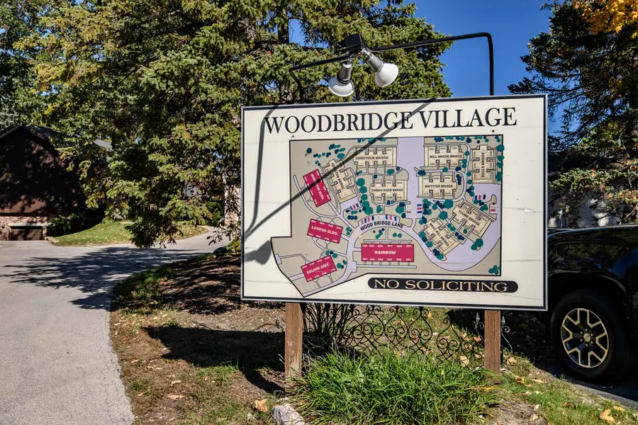 5196 Woodbridge Ln S, Greenfield, WI 53221 - #2