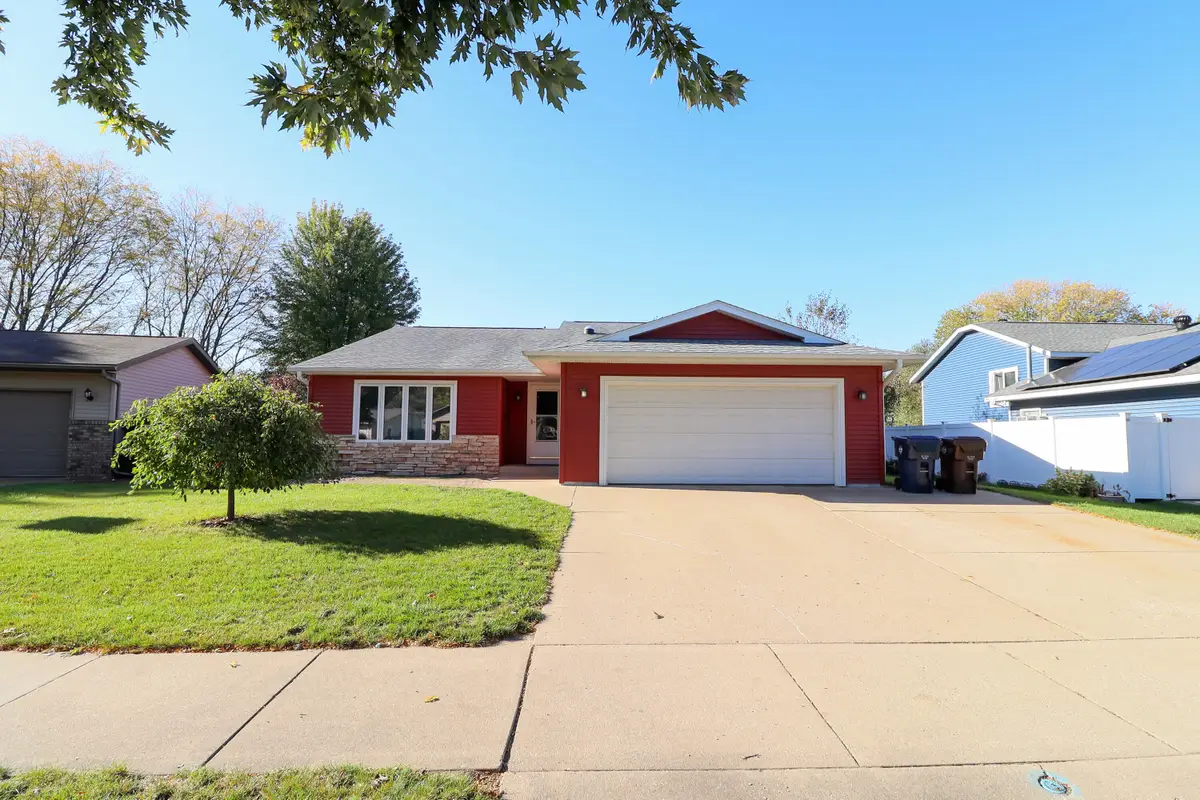 1934 Esther Dr, Onalaska, WI 54650 - #1