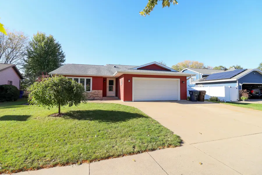 1934 Esther Dr, Onalaska, WI 54650 - #2