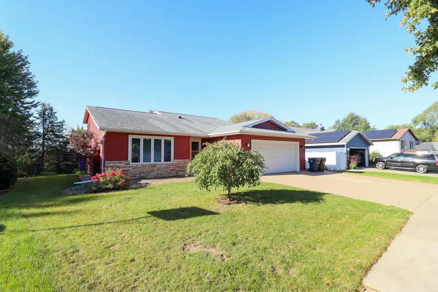 1934 Esther Dr, Onalaska, WI 54650 - #3