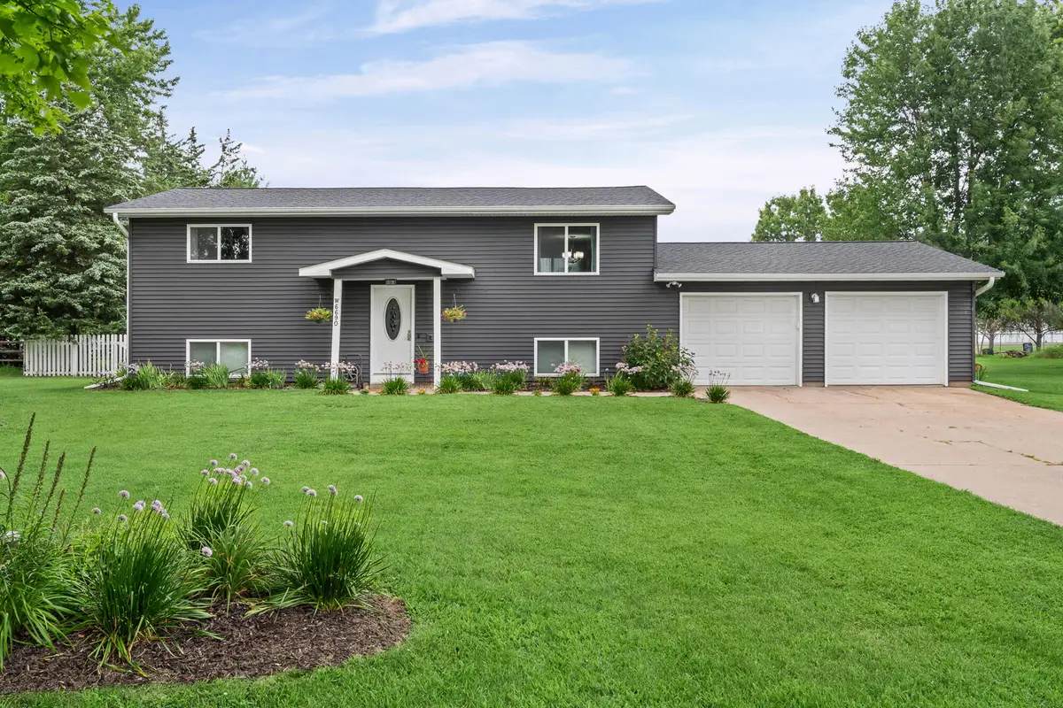 W6690 Reef Rd, Onalaska, WI 54650 - #1