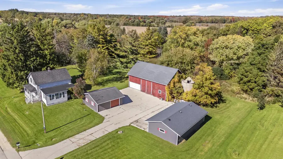 1854 Washington Ave, Cedarburg, WI 53012 - #2