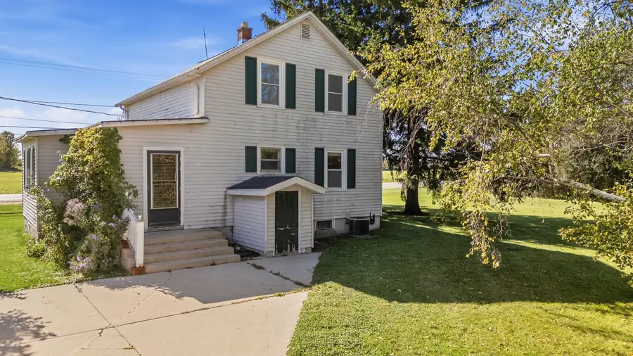 1854 Washington Ave, Cedarburg, WI 53012 - #3
