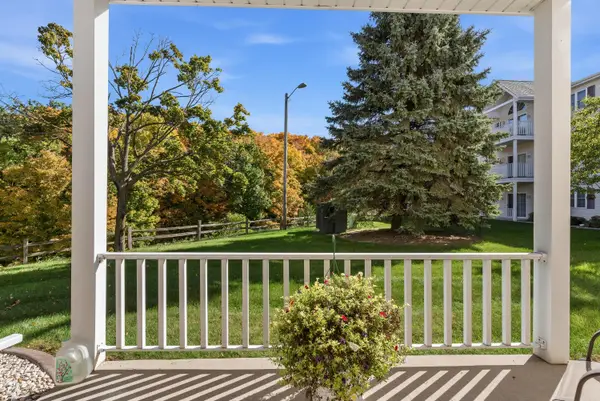 715 Canterberry Ct, West Bend, WI 53090