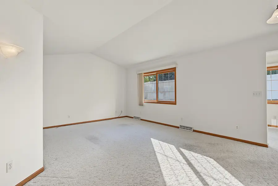 3049 Lakota Pl, La Crosse, WI 54601 - #3